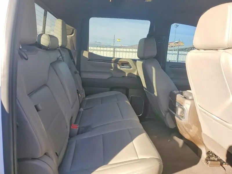 2022 GMC SIERRA K1500 SLT  