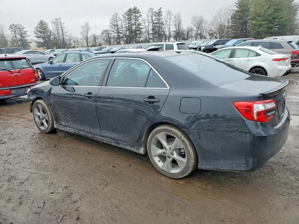2012 TOYOTA CAMRY SE V6  