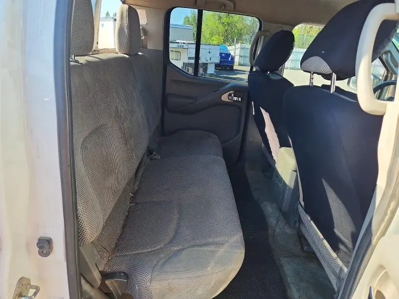 2017 NISSAN FRONTIER SV  