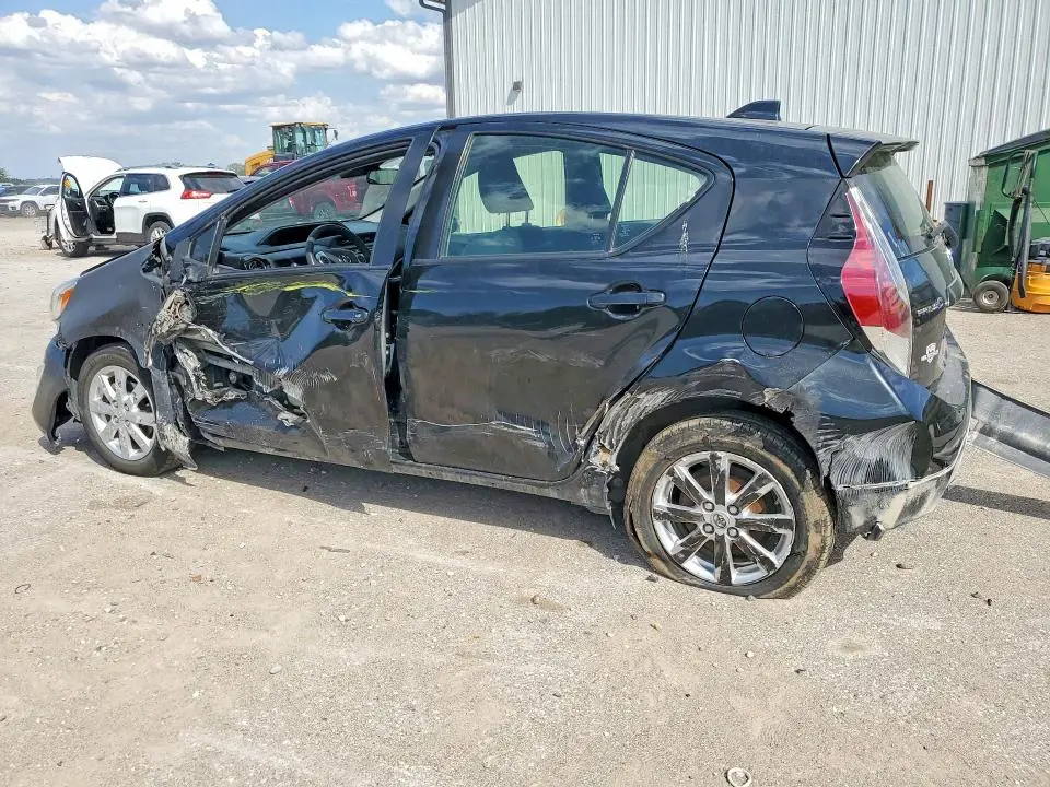 2017 TOYOTA PRIUS C TWO  