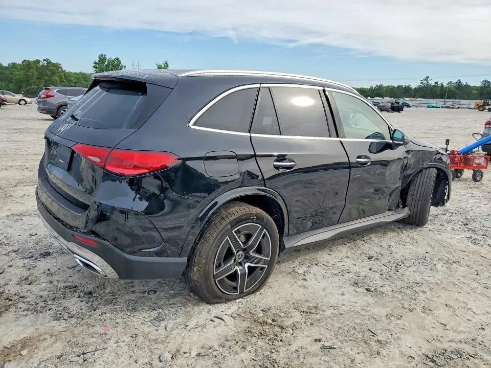 2024 MERCEDES-BENZ GLC 300  