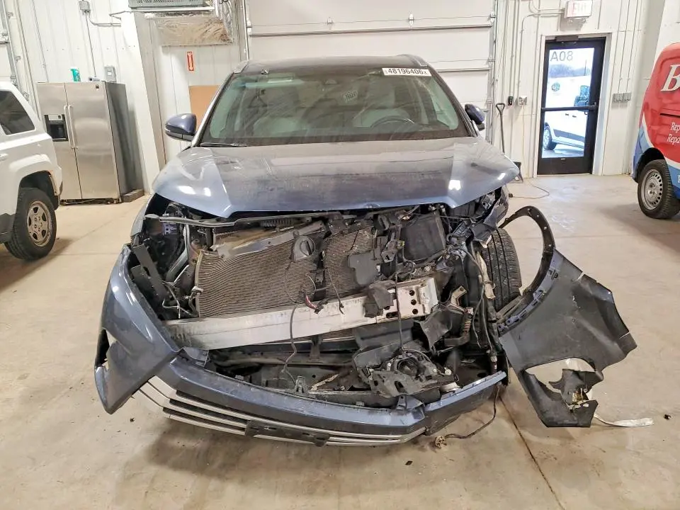 2017 TOYOTA HIGHLANDER XLE  