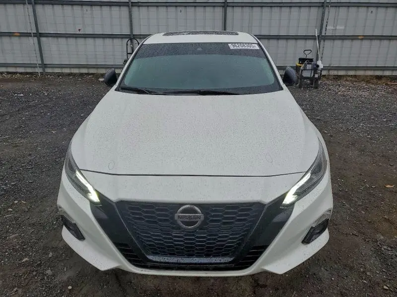 2022 NISSAN ALTIMA SR  