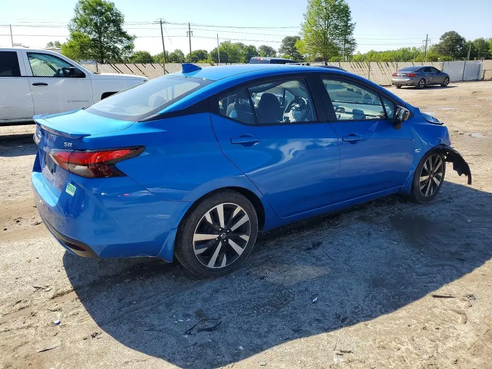 2022 NISSAN VERSA SR  
