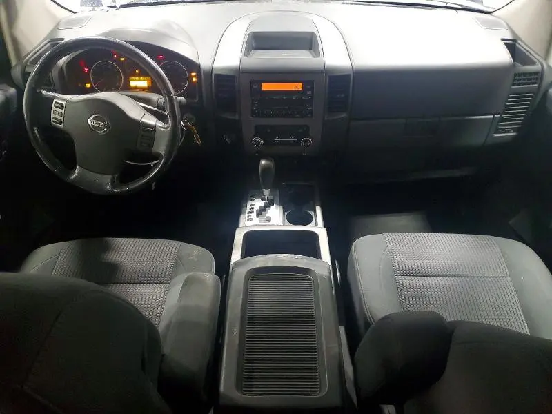 2010 NISSAN TITAN XE  