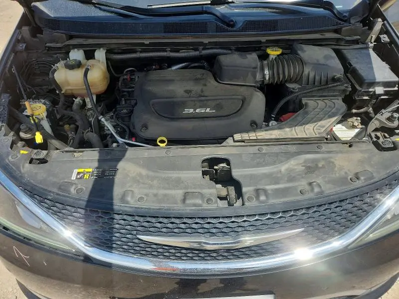 2017 CHRYSLER PACIFICA LIMITED  