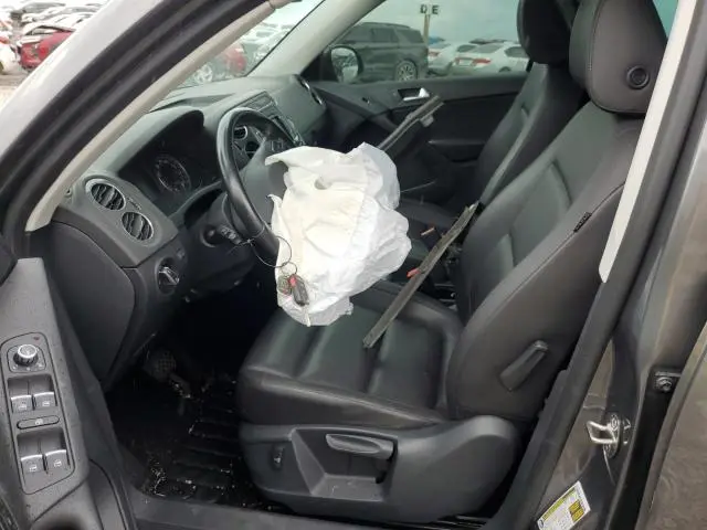 2014 VOLKSWAGEN TIGUAN S  