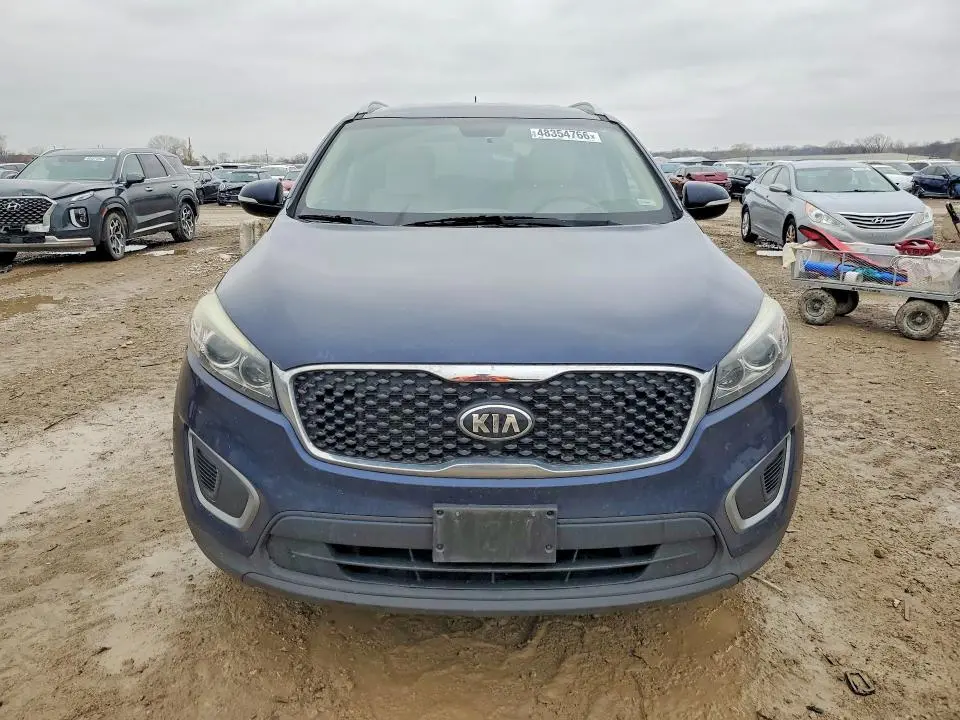 2017 KIA SORENTO LX  