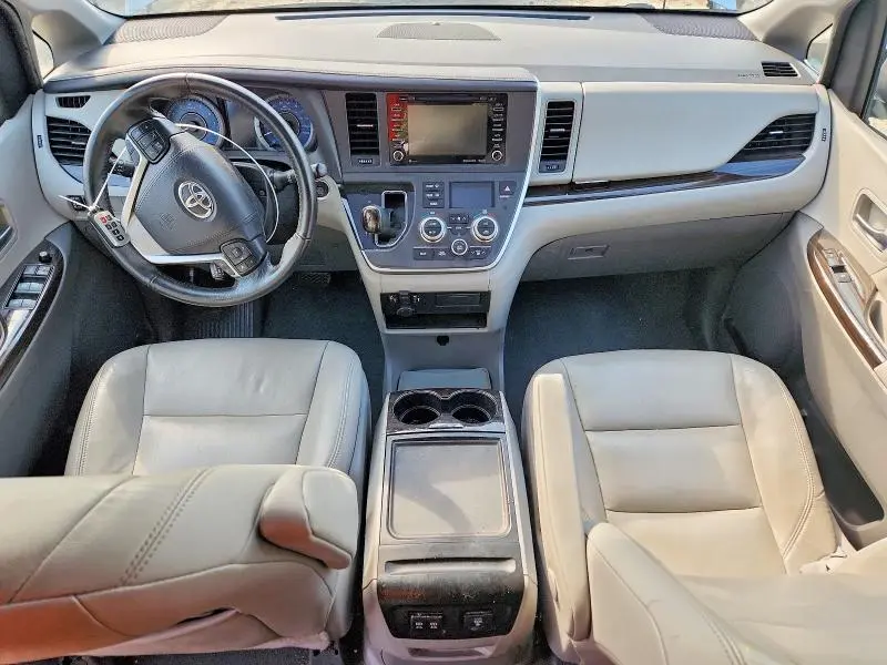 2020 TOYOTA SIENNA XLE 8-PASSENGER  