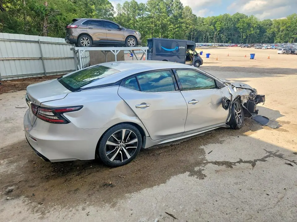 2021 NISSAN MAXIMA SV  