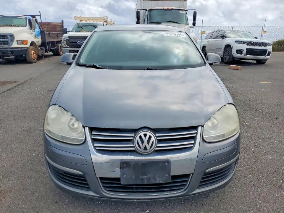 2010 VOLKSWAGEN JETTA SE  