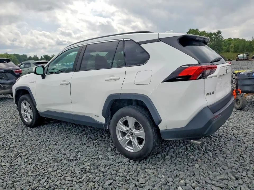 2021 TOYOTA RAV4 LE  