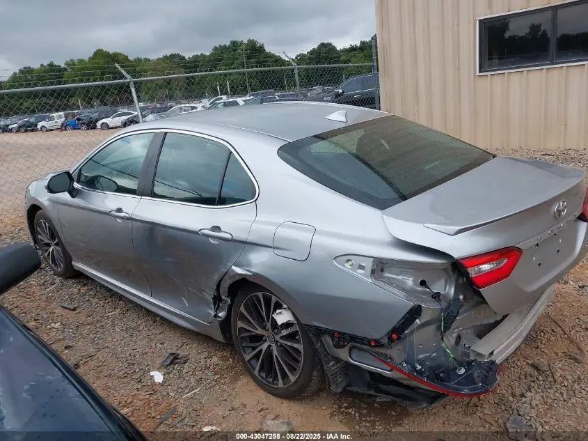 2019 TOYOTA CAMRY SE