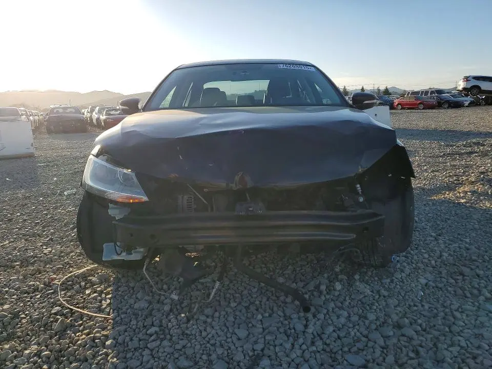 2012 VOLKSWAGEN JETTA SE  