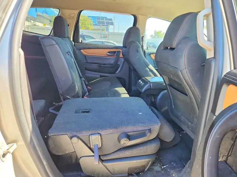 2013 CHEVROLET TRAVERSE LT  