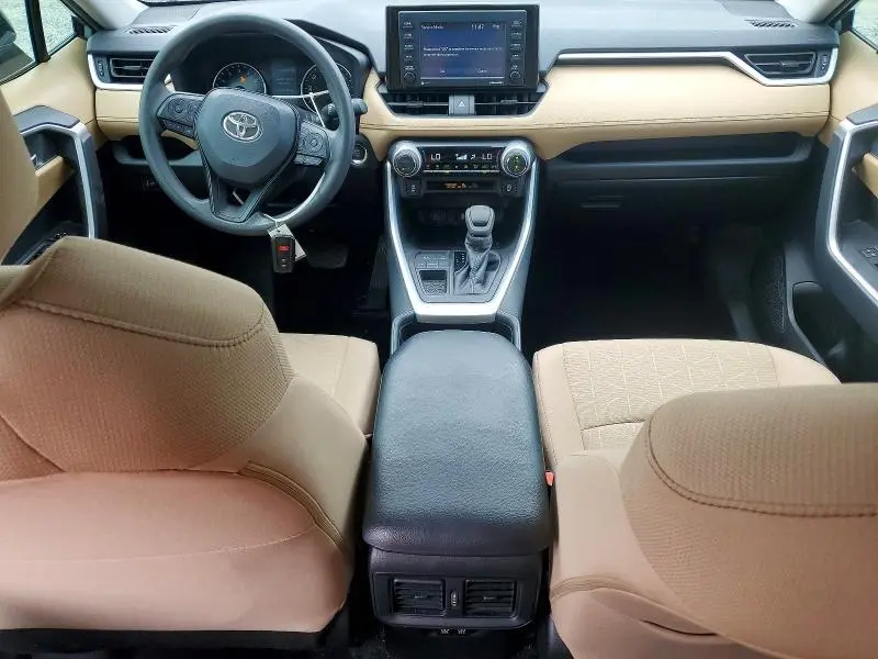 2021 TOYOTA RAV4 XLE  