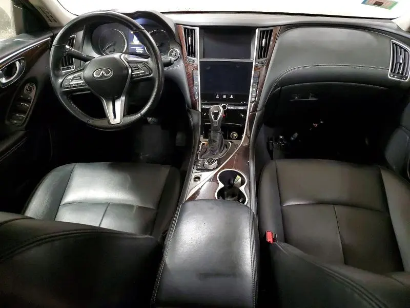 2018 INFINITI Q50 LUXE  