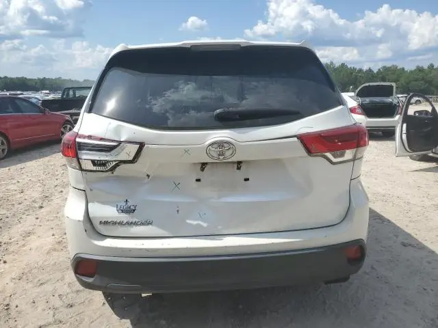 2017 TOYOTA HIGHLANDER LE  