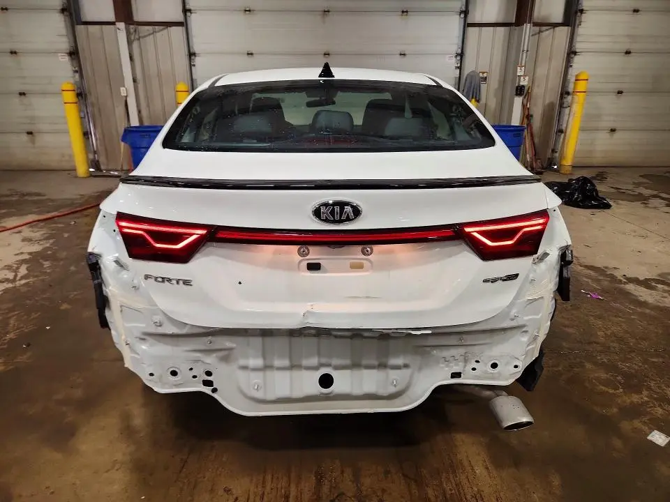 2021 KIA FORTE GT LINE  