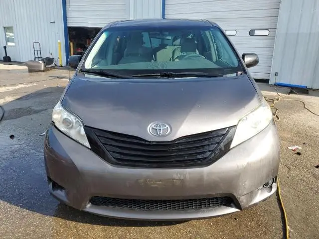 2013 TOYOTA SIENNA   