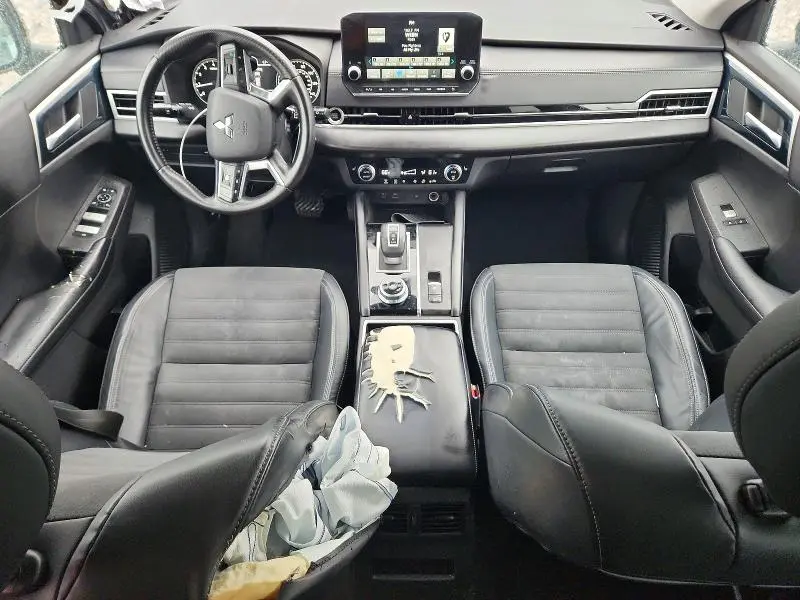 2022 MITSUBISHI OUTLANDER SE  