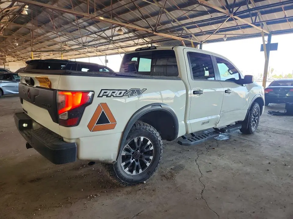 2024 NISSAN TITAN PRO-4X  