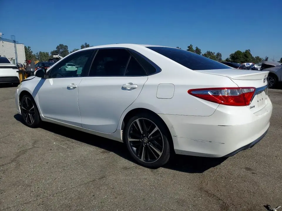 2016 TOYOTA CAMRY SE  