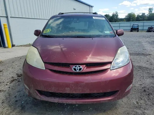 2010 TOYOTA SIENNA XLE  