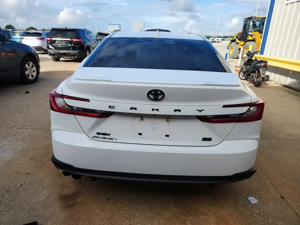 2025 TOYOTA CAMRY SE  