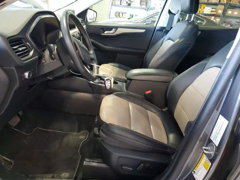 2022 FORD ESCAPE TITANIUM  