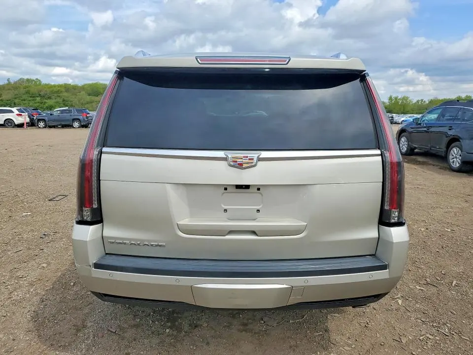 2017 CADILLAC ESCALADE LUXURY  