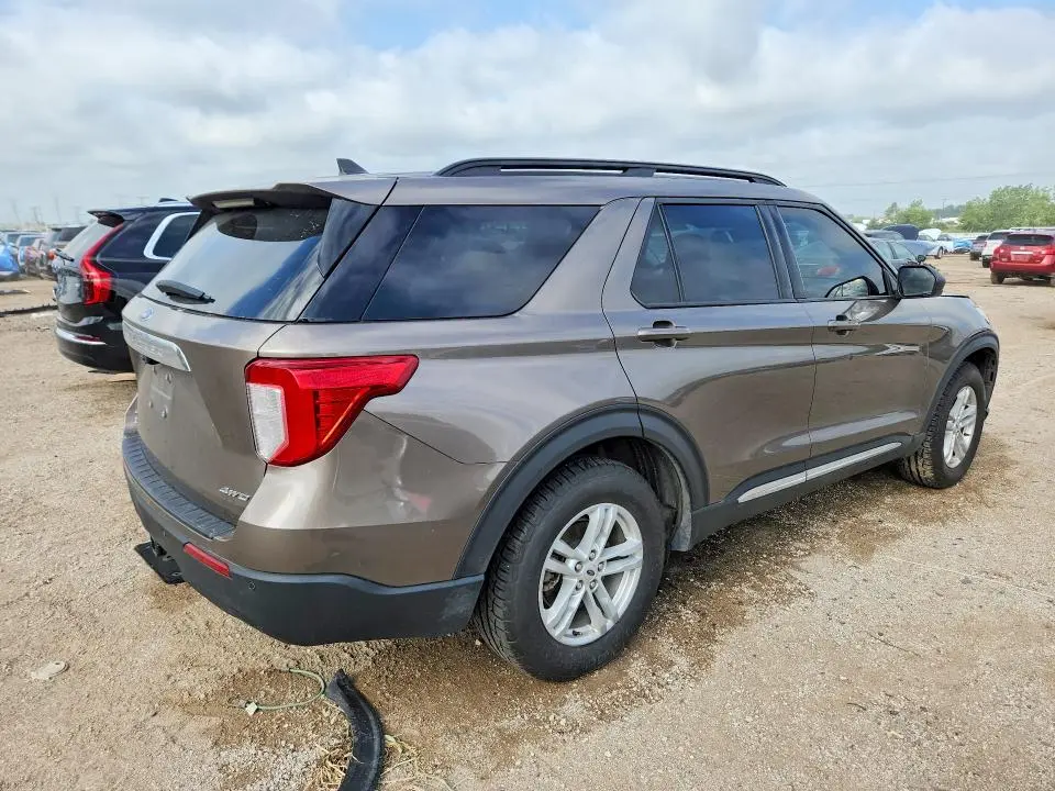2021 FORD EXPLORER XLT  