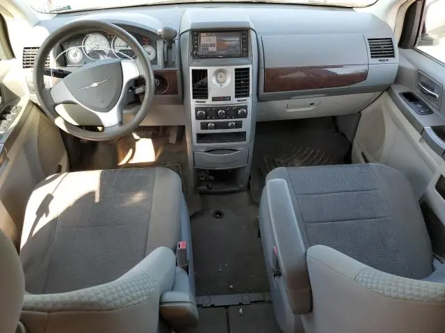 2010 CHRYSLER TOWN & COUNTRY LX  