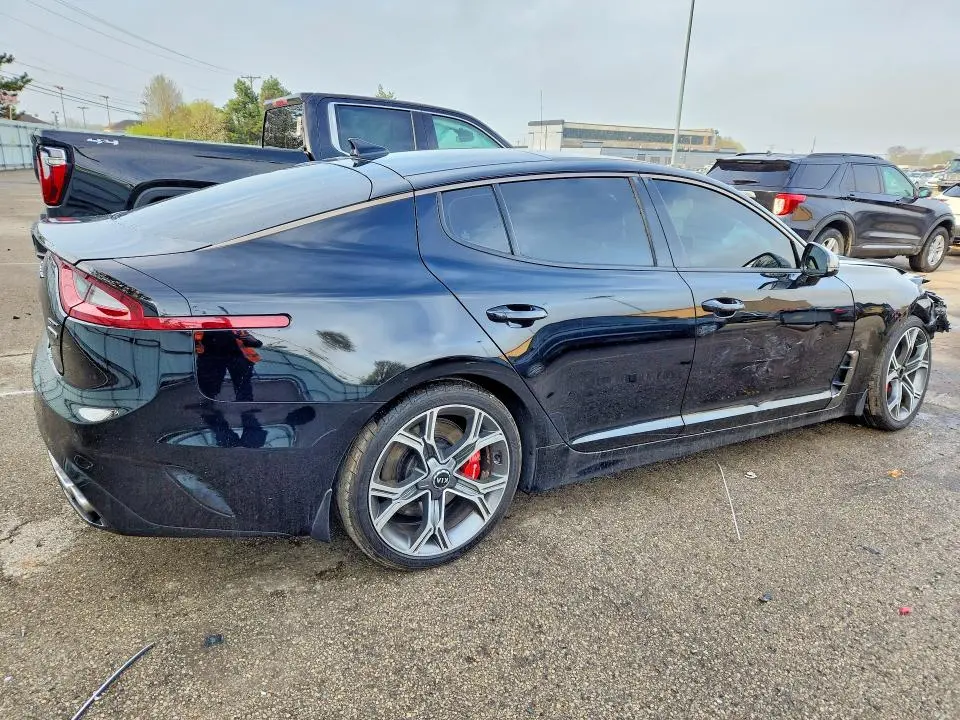 2020 KIA STINGER GT2  