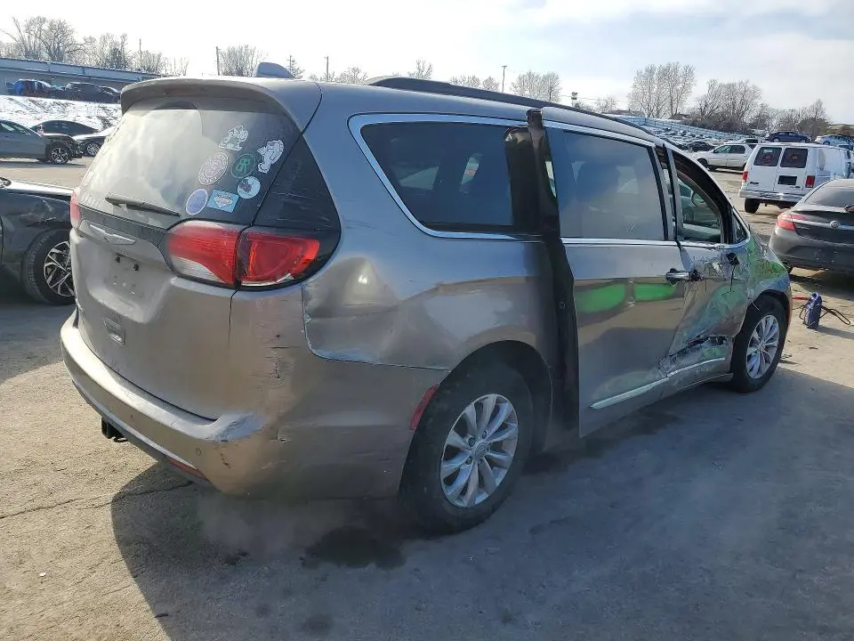 2017 CHRYSLER PACIFICA TOURING L  