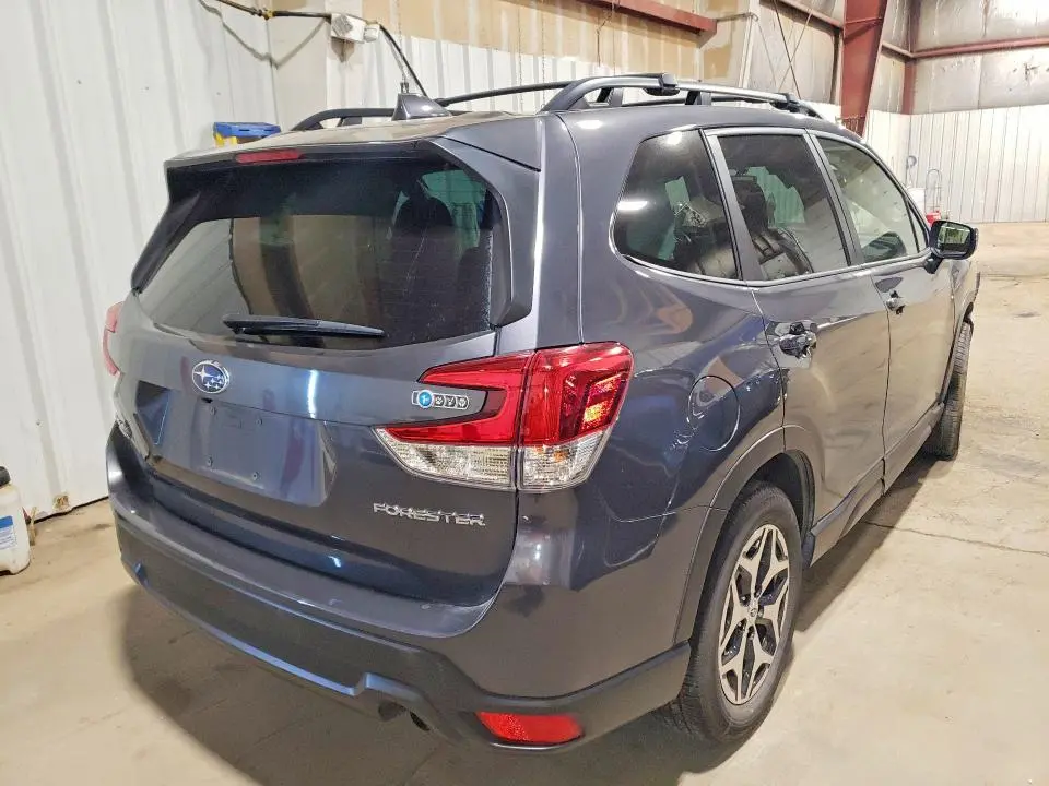 2023 SUBARU FORESTER PREMIUM  