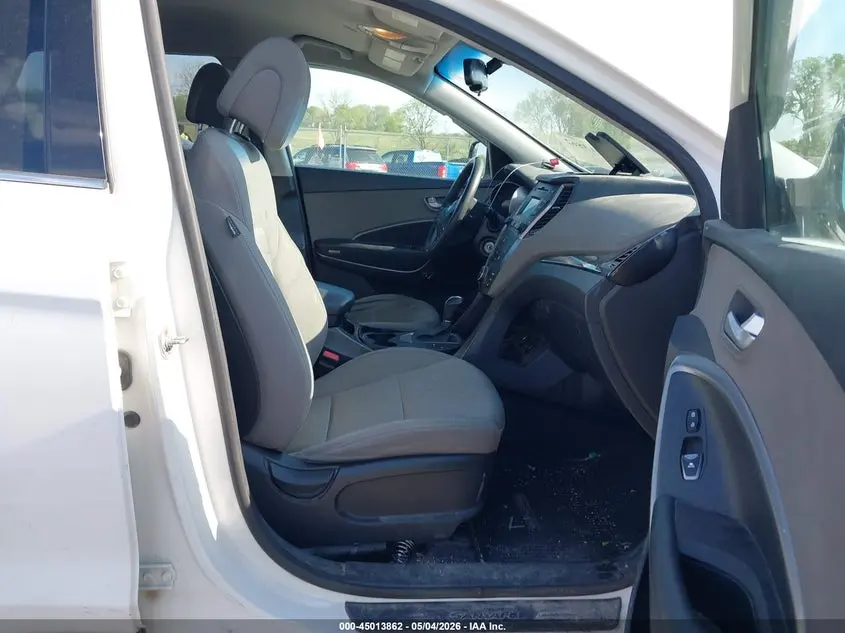 2016 HYUNDAI SANTA FE SE