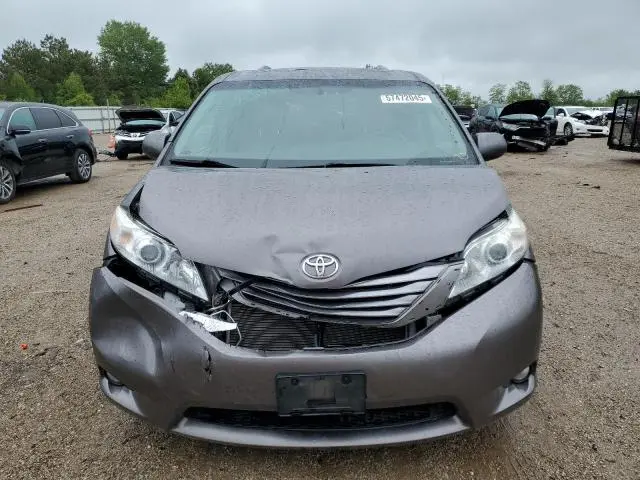 2015 TOYOTA SIENNA XLE  