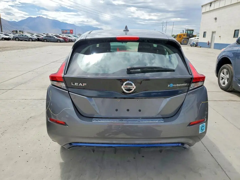2018 NISSAN LEAF S  