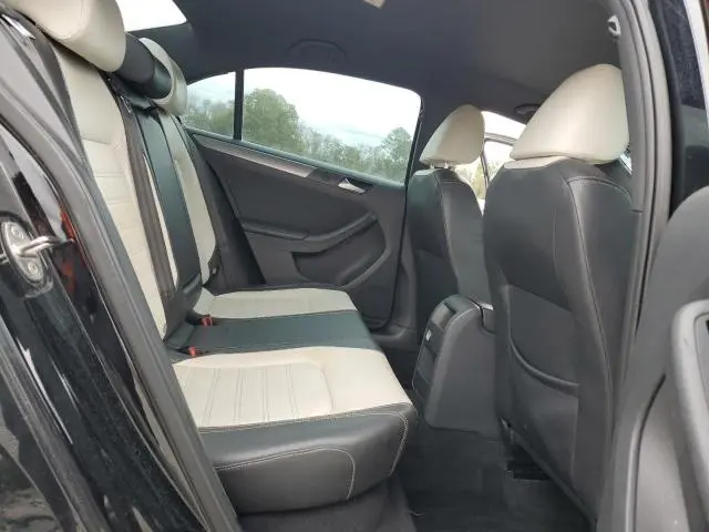 2016 VOLKSWAGEN JETTA SPORT  