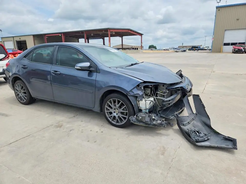 2017 TOYOTA COROLLA SE  