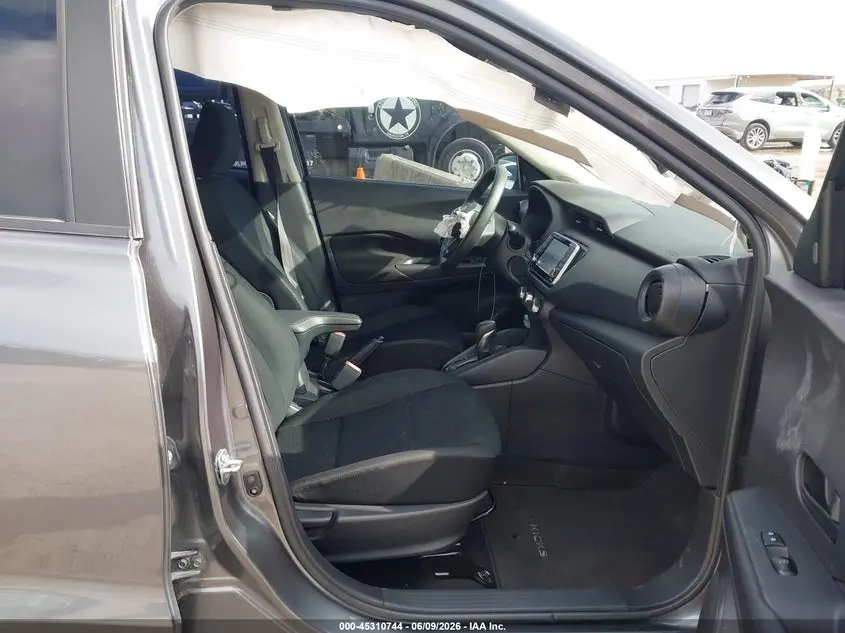 2024 NISSAN KICKS S XTRONIC CVT