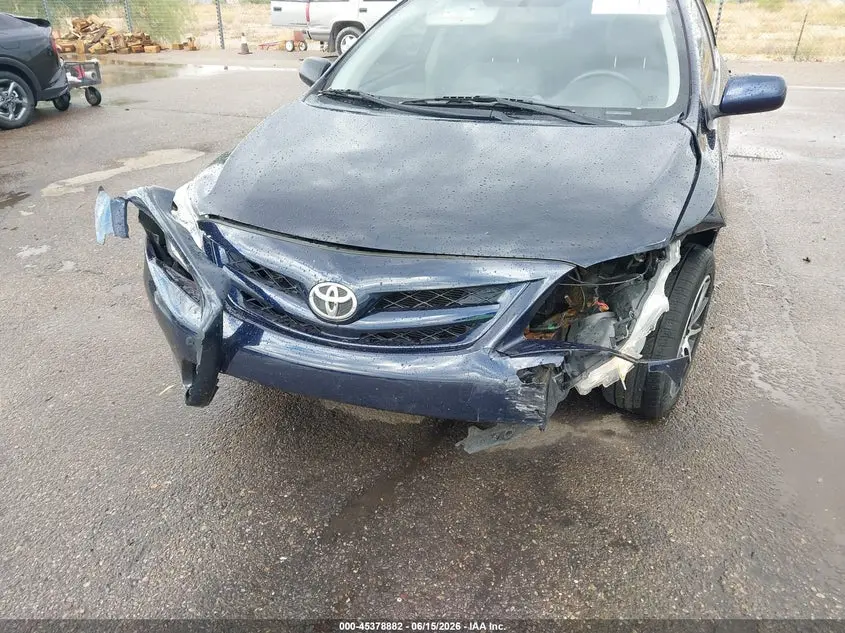2013 TOYOTA COROLLA LE