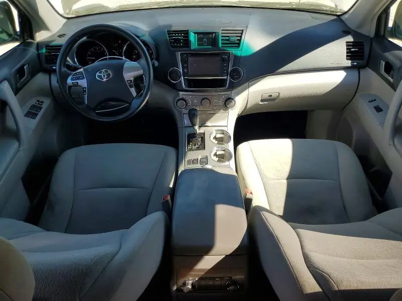 2013 TOYOTA HIGHLANDER PLUS  