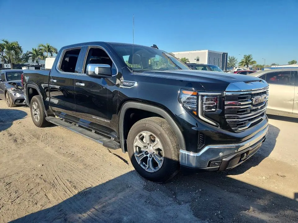 2025 GMC SIERRA C1500 SLT  