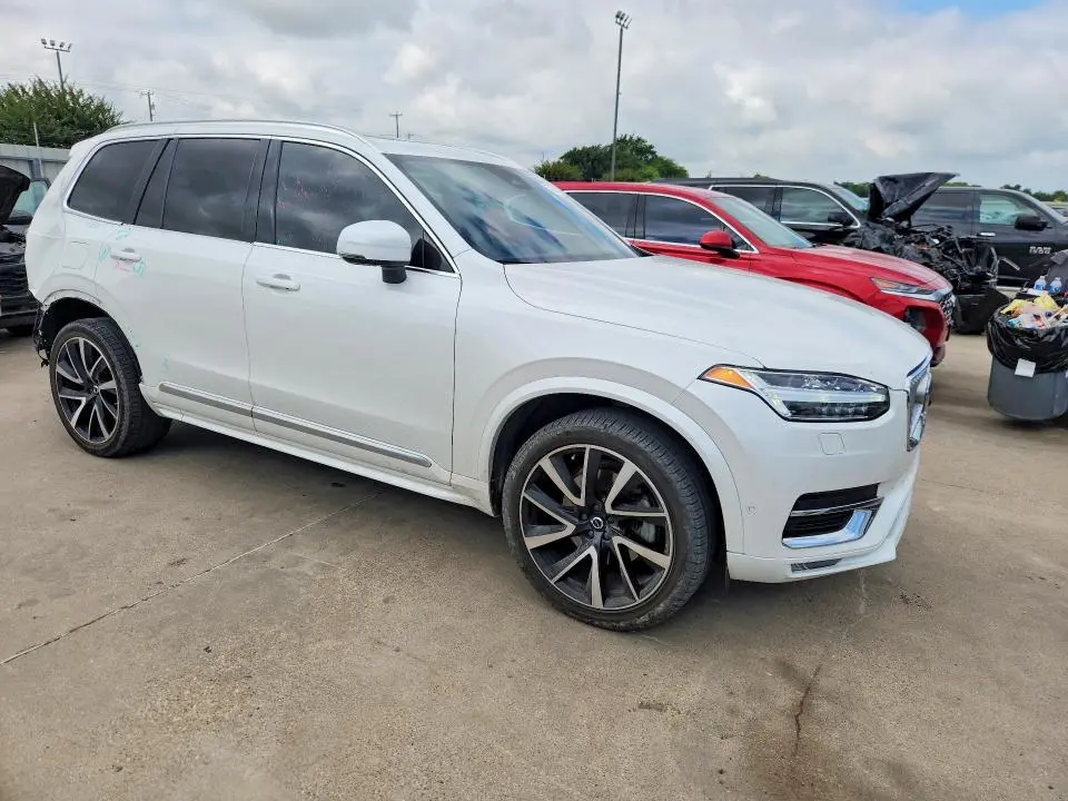 2023 VOLVO XC90 PLUS  