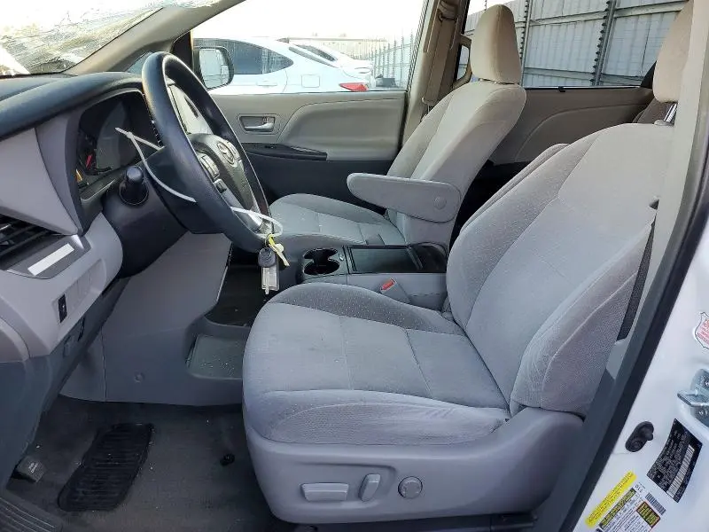2016 TOYOTA SIENNA LE 8-PASSENGER  