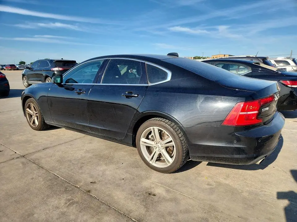 2017 VOLVO S90 T5 MOMENTUM  