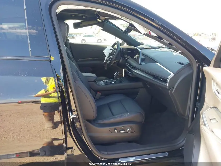 2024 CADILLAC XT4 AWD SPORT