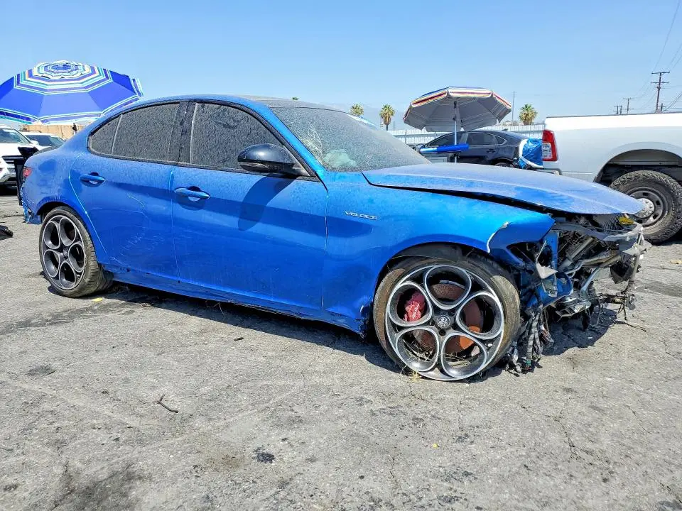 2022 ALFA ROMEO GIULIA SUPER SPORT  